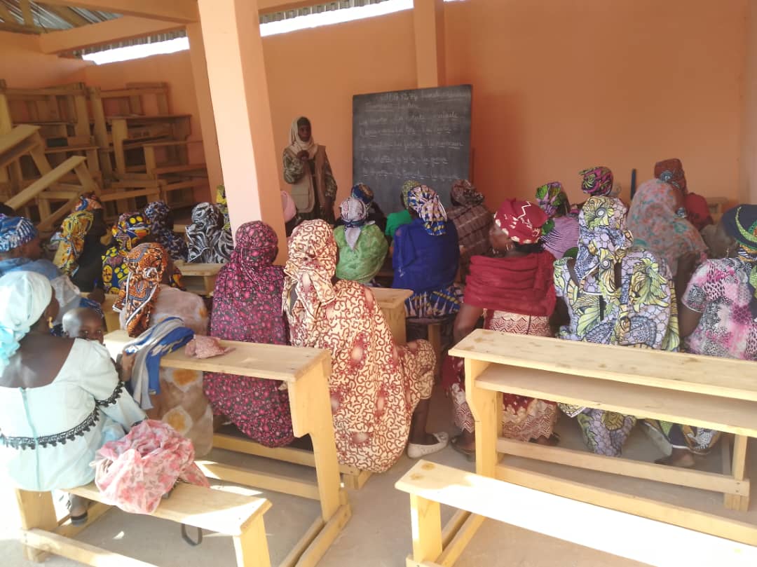 Programme « Education For All » organisation des cours d’Alphabétisation des femmes de l’Arrondissement de Maroua 2e - Photo 1
