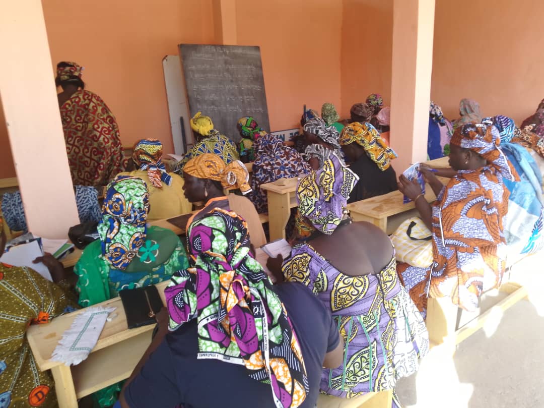 Programme « Education For All » organisation des cours d’Alphabétisation des femmes de l’Arrondissement de Maroua 2e - Photo 2
