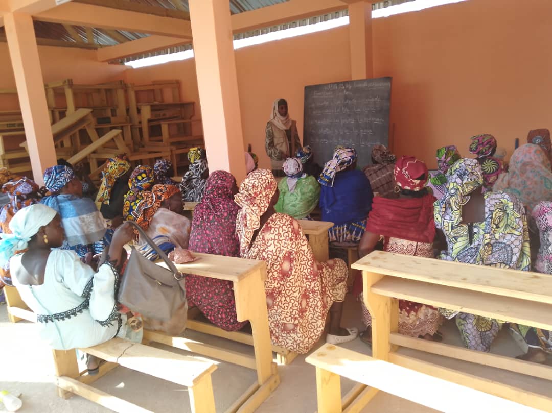 Programme « Education For All » organisation des cours d’Alphabétisation des femmes de l’Arrondissement de Maroua 2e - Photo 3