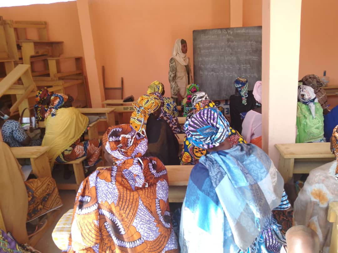 Programme « Education For All » organisation des cours d’Alphabétisation des femmes de l’Arrondissement de Maroua 2e - Photo 4