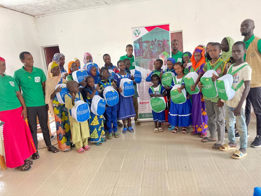 Programme « Education For All »  appui à la scolarisation, distribution de kits Back to School à 30 enfants du primaire et secondaire et sensibilisation des parents sur l’importance de l’éducation - Photo 1
